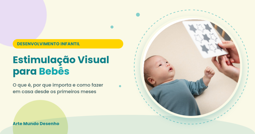 Bebê deitado observando cartão de alto contraste em preto e branco segurado por um adulto, ilustrando a estimulação visual para bebês