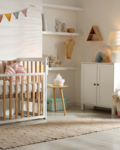 Ambiente seguro e tranquilo para o sono do bebê, com luz baixa