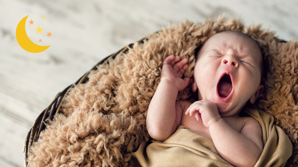 bebê de 4 meses dormindo tranquilo no berço