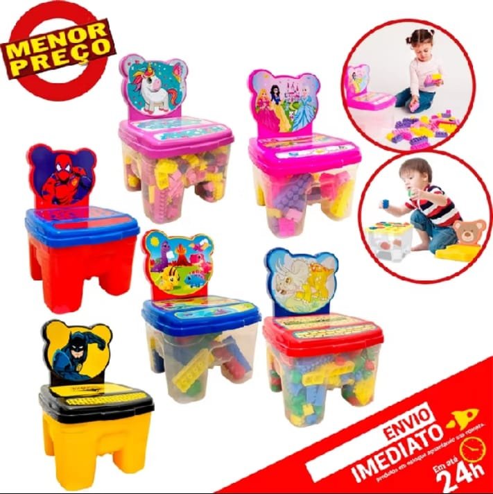 Cadeirinha infantil com blocos de montar guardados dentro do assento